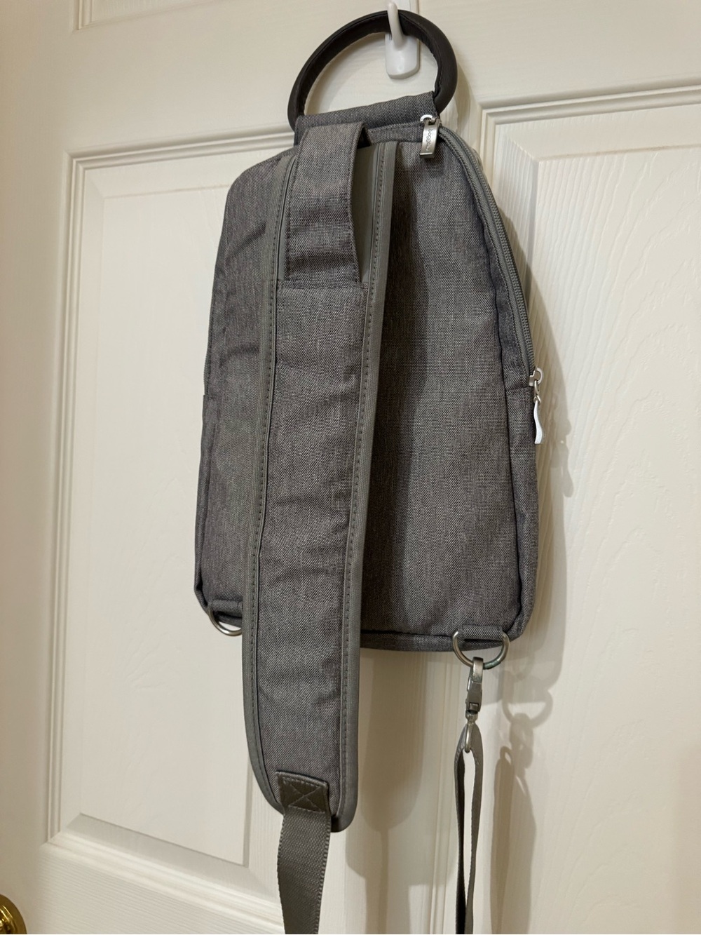 Baggallini Gray Crossbody Sling Bag - Picture 4 of 7